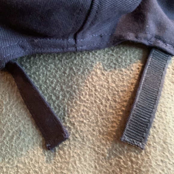 Bill O’Reilly No Spin navy hat with embroidered American flag. Velcro closure - Picture 4 of 5